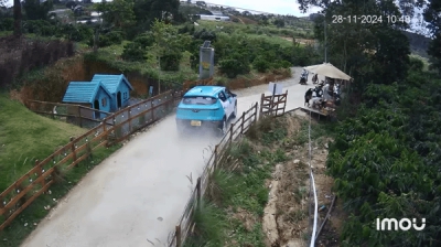 Taxi lật nhào ở Đà Lạt, 3 khách du lịch trong gia đình thương vong