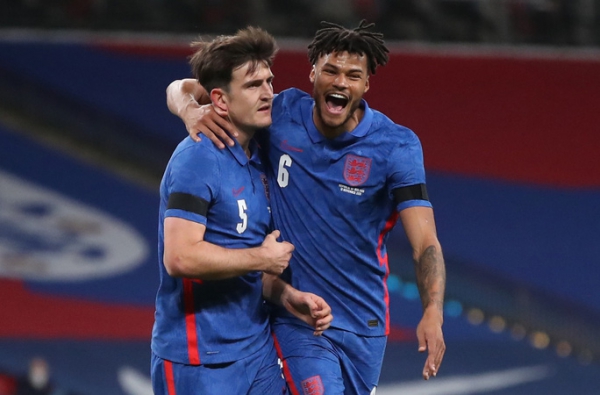 Maguire xóa ký ức buồn, Anh thắng đậm CH Ireland lần đầu sau 35 năm