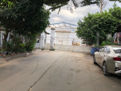 Tr&aacute;nh nắng dưới bức tường lớn, 2 người bị đ&egrave; chết thương t&acirc;m