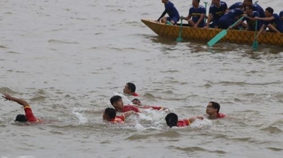 Đua thuyền rồng đầu năm, 1 vận động vi&ecirc;n thiệt mạng