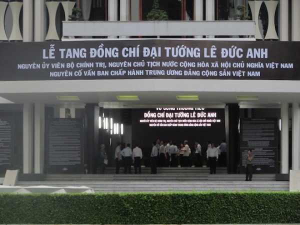 TP.HCM ph&acirc;n luồng nhiều tuyến đường phục vụ lễ tang Đại tướng L&ecirc; Đức Anh