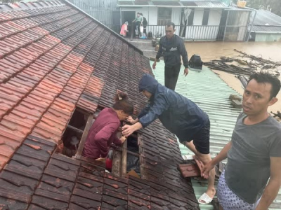 Thủ tướng: Tuyệt đối không để người dân trên nóc nhà kêu cứu mà không được cứu kịp thời