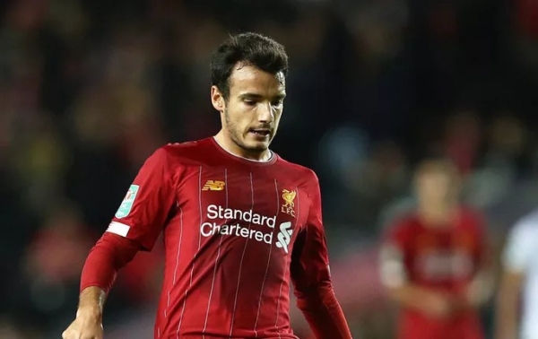 D&ugrave;ng cầu thủ "bất hợp ph&aacute;p", Liverpool bị cấm thi đấu C&uacute;p Li&ecirc;n đo&agrave;n