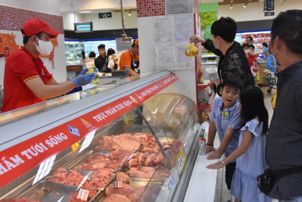Nguồn cung thịt heo dồi dào