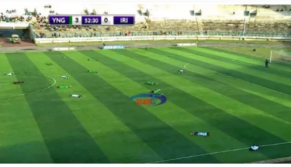 Hy hữu: Tưởng bị "khủng bố", hai đội b&oacute;ng bỏ dở trận đấu lo tho&aacute;t th&acirc;n