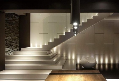 Cầu thang đ&aacute; tự nhi&ecirc;n &ndash; Trục xương sống kết nối to&agrave;n bộ ng&ocirc;i nh&agrave;