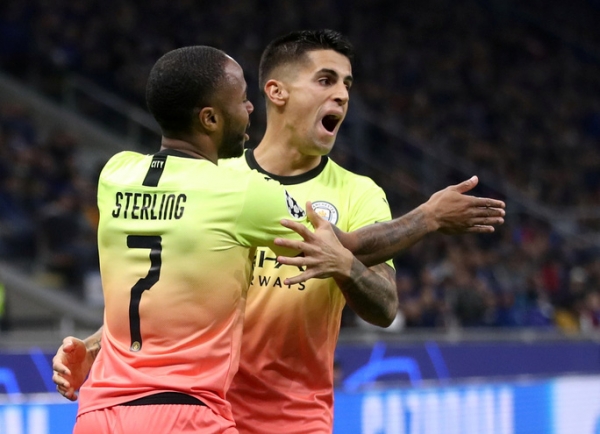 Sử dụng 3 thủ m&ocirc;n, Man City lần đầu mất điểm tại Champions League