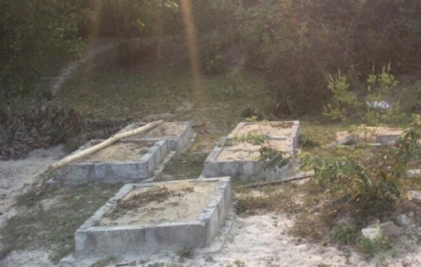 D&acirc;n x&acirc;y cả trăm mộ giả y như mộ thật để chờ đền b&ugrave;