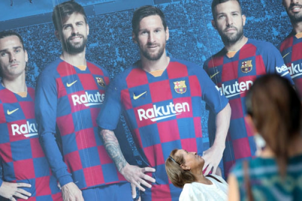 Messi ở lại Barcelona: Vì ta cần nhau