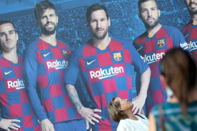 Messi ở lại Barcelona: Vì ta cần nhau