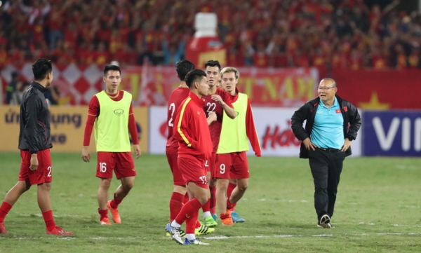 4/5 đội c&ograve;n cơ hội đi tiếp, tuyển Việt Nam kh&oacute; khăn như thế n&agrave;o?