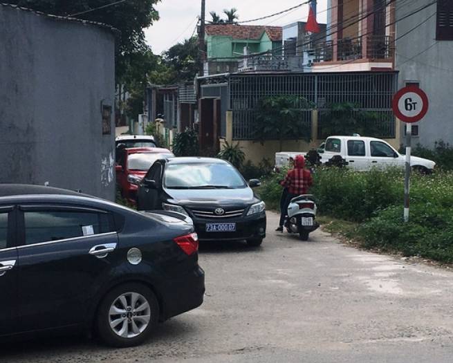 Lộ "chủ nh&acirc;n" của nhiều xe biển xanh đi tiệc cưới con Chủ nhiệm UBKT Quảng B&igrave;nh