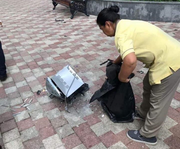 Người đ&agrave;n &ocirc;ng H&agrave;n Quốc biểu hiện bất thường, n&eacute;m tivi từ tầng 38 xuống đất