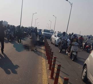 Đi học th&ecirc;m về, nam sinh lớp 9 qua đường bị xe tải c&aacute;n tử vong