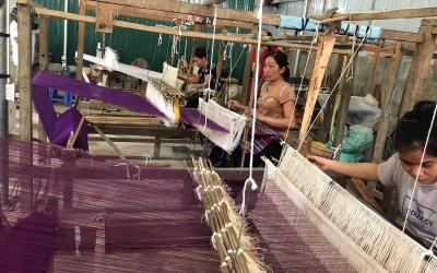 Hỗ trợ phụ nữ dân tộc thiểu số tại các làng nghề dệt truyền thống