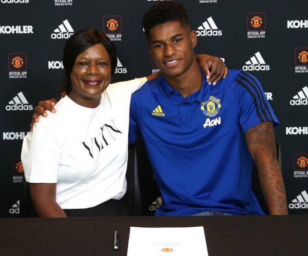 Marcus Rashford: 20 triệu bảng cho những bữa ăn miễn ph&iacute; m&ugrave;a c&aacute;ch ly