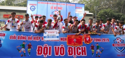L&ecirc; Bảo Minh thắng kịch t&iacute;nh chung kết, đoạt chức v&ocirc; địch Giải HUBA FOOTBALL - TONA CUP 2019