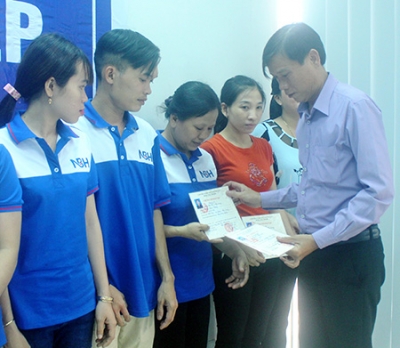125 học viên được cấp chứng chỉ đào tạo nghề may công nghiệp