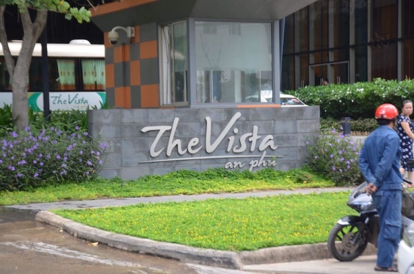 TP.HCM: Ch&aacute;y chung cư The Vista An Ph&uacute;, người d&acirc;n th&aacute;o chạy t&aacute;n loạn