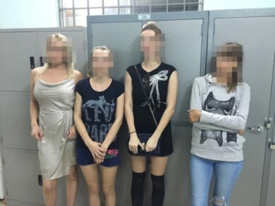 G&aacute;i nước ngo&agrave;i b&aacute;n d&acirc;m 6 triệu/giờ: Th&ocirc;ng tin sốc