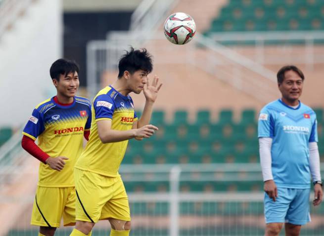 U23 Việt Nam ch&agrave;o năm mới bằng buổi tập bất chấp nắng gắt, sẵn s&agrave;ng l&ecirc;n đường dự U23 ch&acirc;u &Aacute;