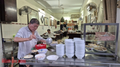 Hơn 50.000 quán cà phê, cửa hàng ăn uống đã đóng cửa: Làm gì để tồn tại?