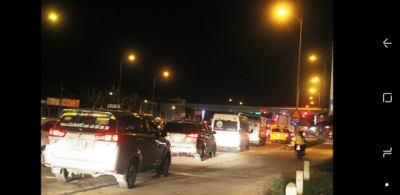 Nh&iacute;ch từng m&eacute;t đường về miền T&acirc;y