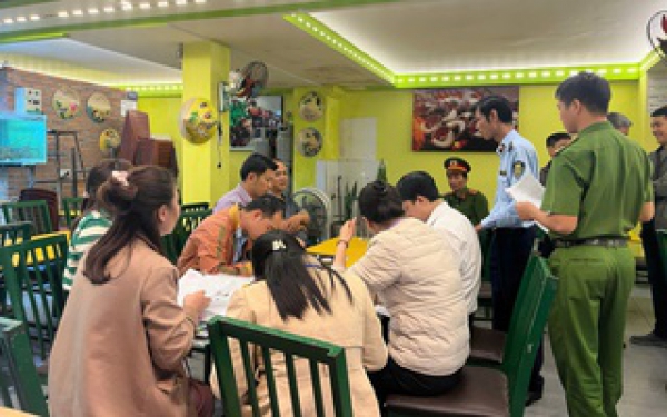 Chủ quán Nha Trang “chặt chém” khách Trung Quốc bị phạt 96,5 triệu đồng