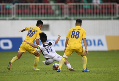 HLV Nam Định: 'HAGL thắng nhờ trọng t&agrave;i'