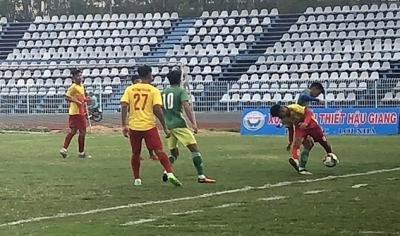 Trăn trở của b&oacute;ng đ&aacute; Cần Thơ