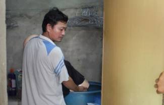Kh&aacute;ng nghị tử h&igrave;nh kẻ giết vợ, bỏ th&ugrave;ng phuy