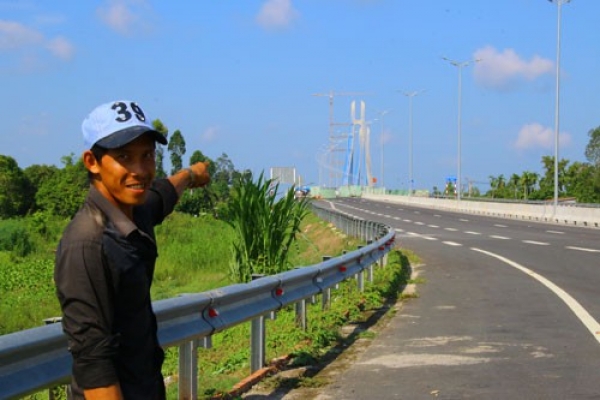 H&aacute;o hức đ&oacute;n cầu V&agrave;m Cống