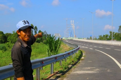 H&aacute;o hức đ&oacute;n cầu V&agrave;m Cống