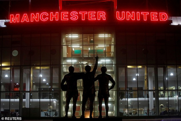 MU nguy cơ mất trắng 16 triệu bảng v&igrave; COVID-19