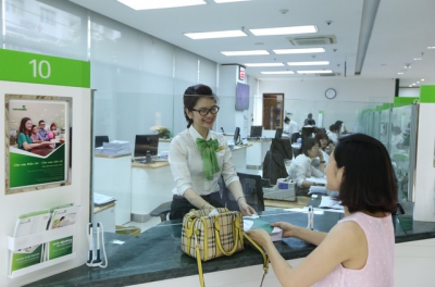Lãi suất tiền gửi tiết kiệm chỉ còn 1,7%/năm