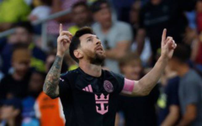 Messi lập hat-trick, tạo nhiều cột mốc để hạ m&agrave;n MLS 2025 tưng bừng
