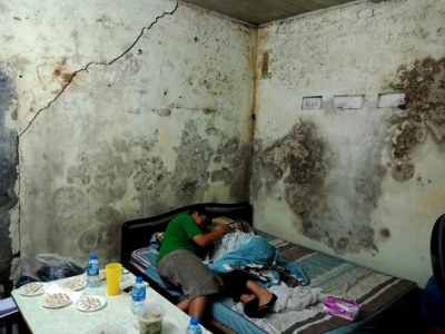 Ứa lệ trong "đ&ecirc;m trắng" ở căn nh&agrave; xập xệ của nữ c&ocirc;ng nh&acirc;n m&ocirc;i trường tử nạn