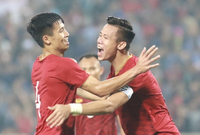 Tuyển Việt Nam được thưởng bao nhi&ecirc;u sau chiến t&iacute;ch hạ UAE, vượt mặt Th&aacute;i Lan?