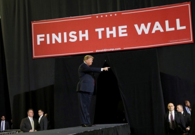Đề xuất ngân sách mới của ông Trump lại bị &quot;vùi dập&quot;
