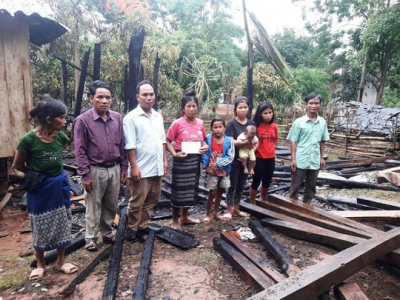 Chăm s&oacute;c con đau ở bệnh viện, rụng rời nghe tin nh&agrave; bị lửa thi&ecirc;u rụi