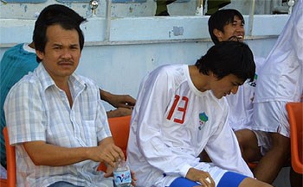 Huyền thoại Kiatisak: 'T&ocirc;i vẫn lu&ocirc;n y&ecirc;u qu&yacute; HAGL'