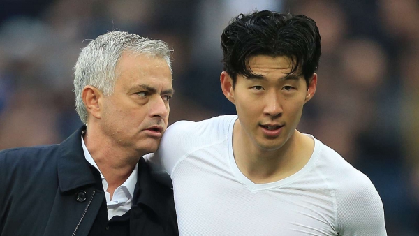 'Đừng đỗ hết lỗi l&ecirc;n đầu Mourinho'