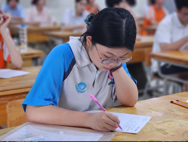 Bộ GD-ĐT: Đề thi tốt nghiệp THPT năm 2025 kh&oacute; c&oacute; thể do nhiều nguy&ecirc;n nh&acirc;n