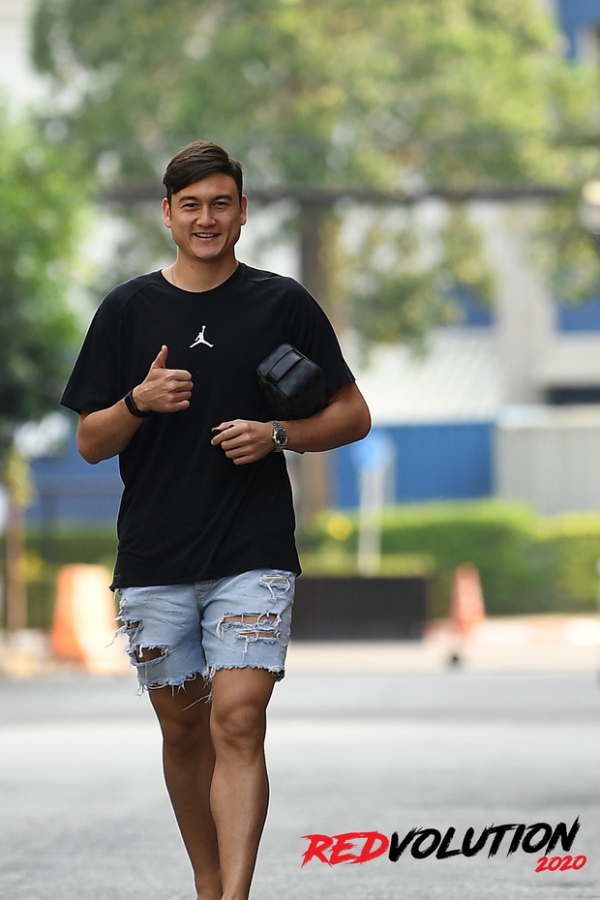 Văn L&acirc;m quyết t&acirc;m gi&agrave;nh lại vị tr&iacute; số 1 tại Muangthong United