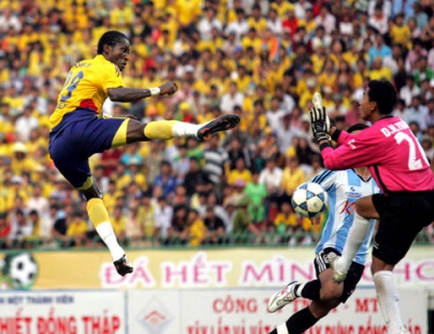 Sao hụt Atletico Madrid v&agrave; ước mơ dang dở kho&aacute;c &aacute;o ĐT Việt Nam