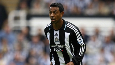 Cựu sao Ngoại hạng Anh bị bắt v&igrave; ph&aacute; lệnh giới nghi&ecirc;m m&ugrave;a COVID-19