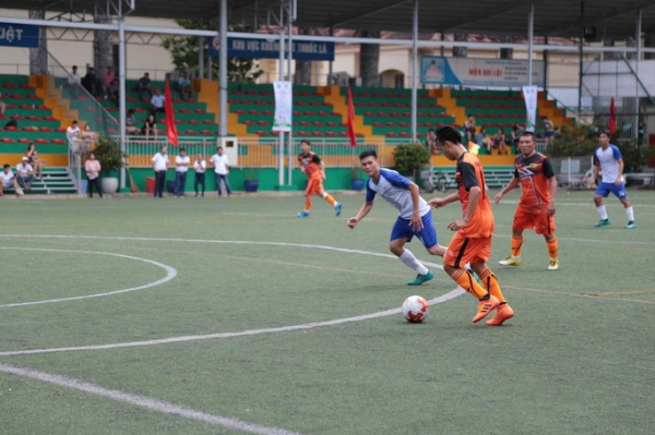 Khởi động giải b&oacute;ng đ&aacute; Hiệp hội Doanh nghiệp TP HCM