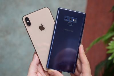 Apple và Samsung thống trị doanh số điện thoại thông minh cao cấp trong quý 3