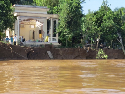 Lại bất an v&igrave; sạt lở