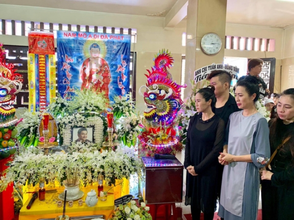 Nghệ sĩ Anh Vũ về quê nhà trong tình thương quá lớn của công chúng